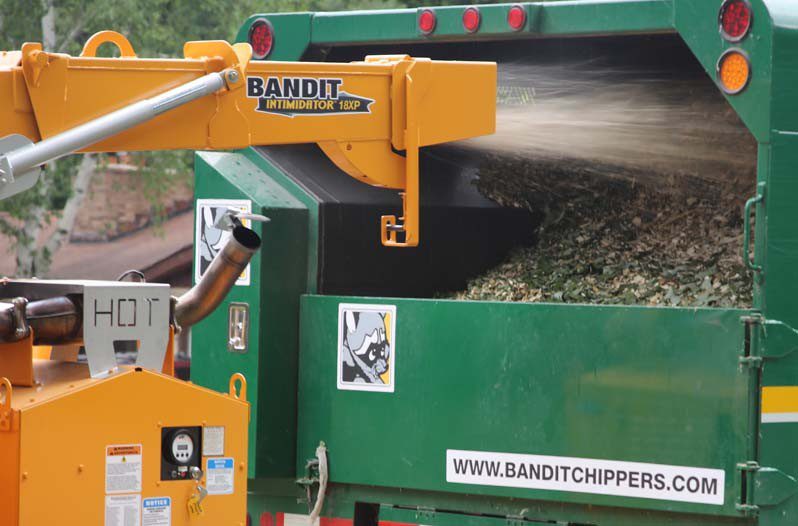 Browse Specs and more for the INTIMIDATOR™ 18XP Track Hand-Fed Chipper - Bobcat of the Rockies