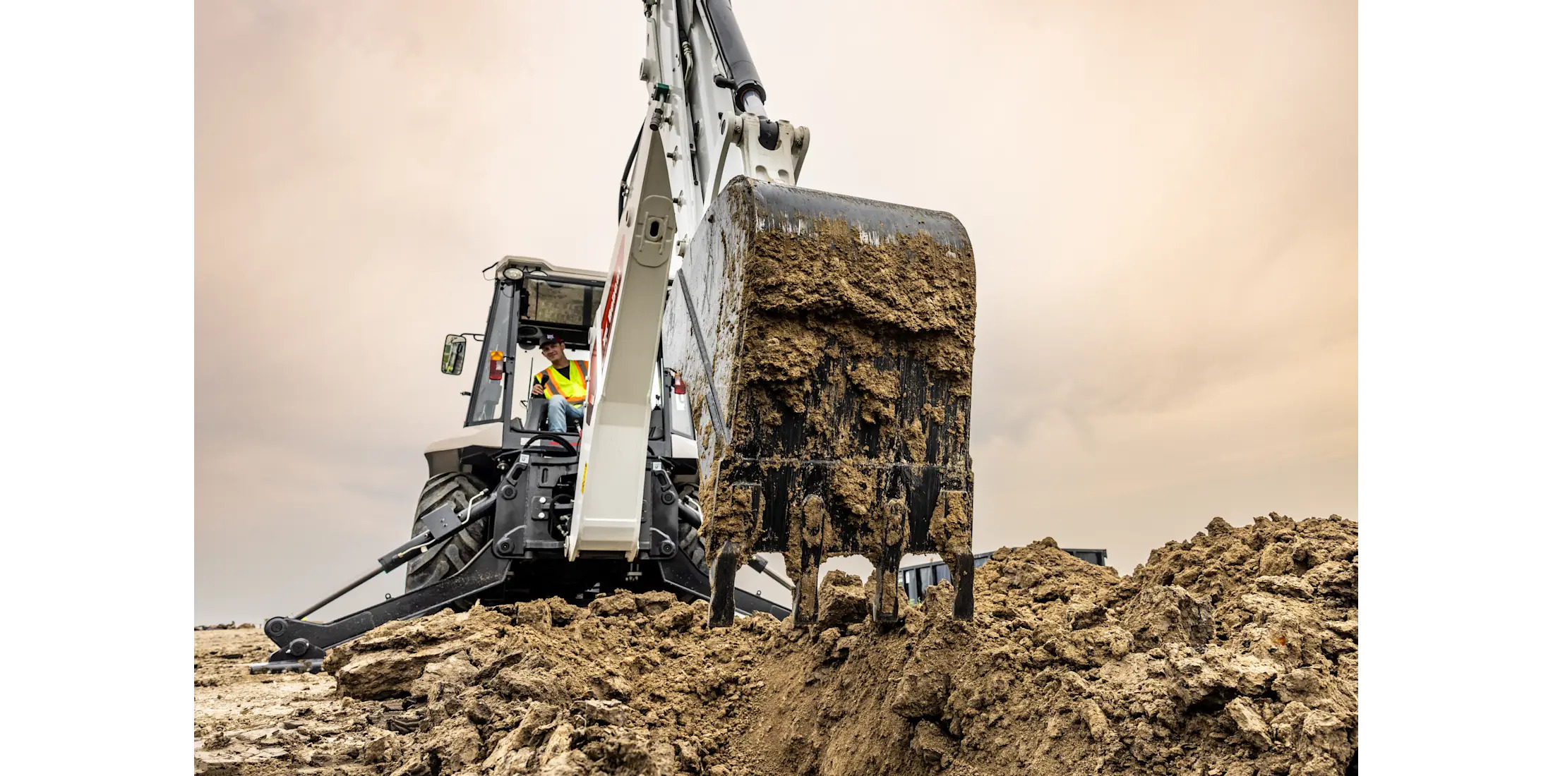 Browse Specs and more for the Bobcat B760 Backhoe Loader - Bobcat of the Rockies